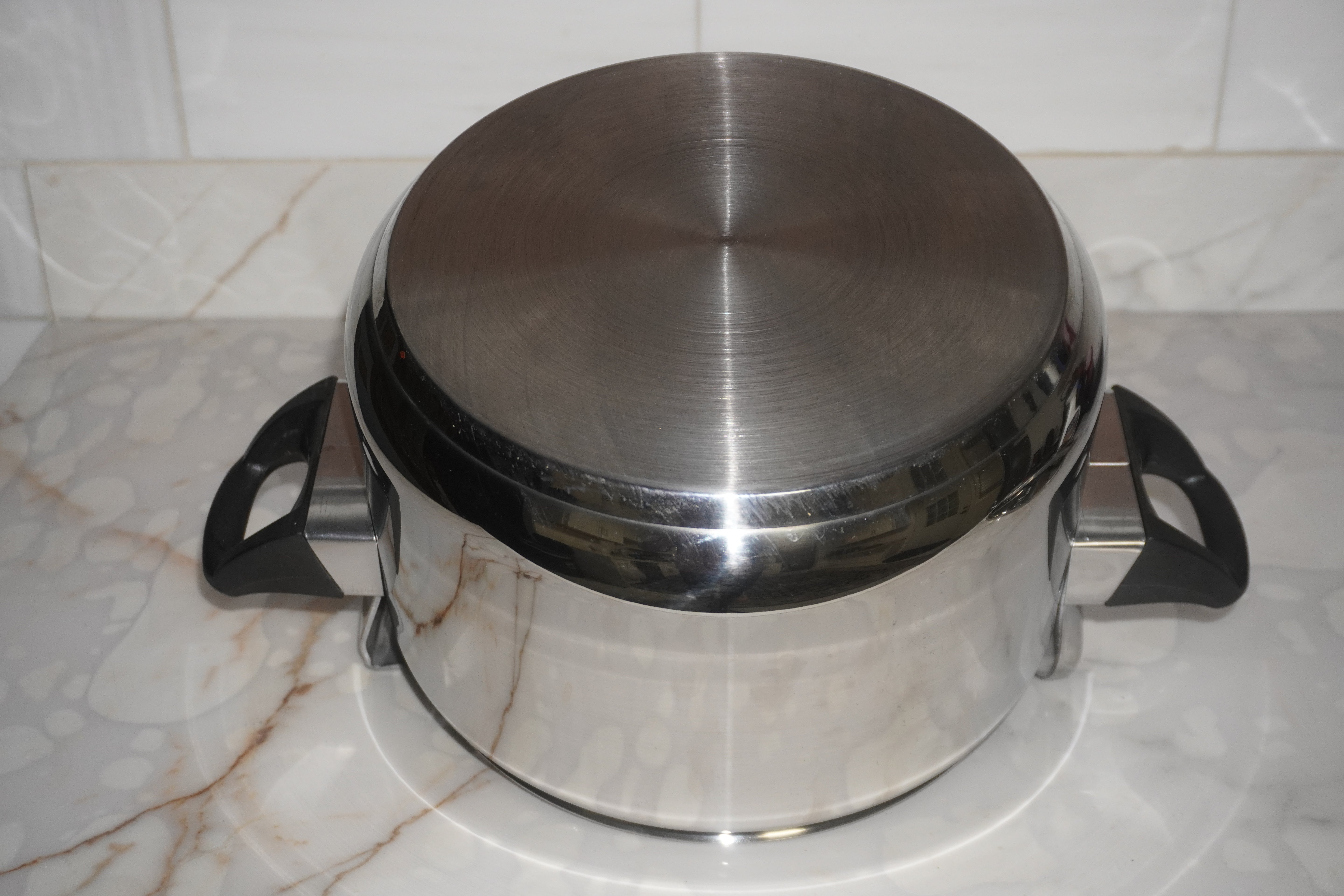 Stainless Steel Pressure Cooker 8L (Silver)