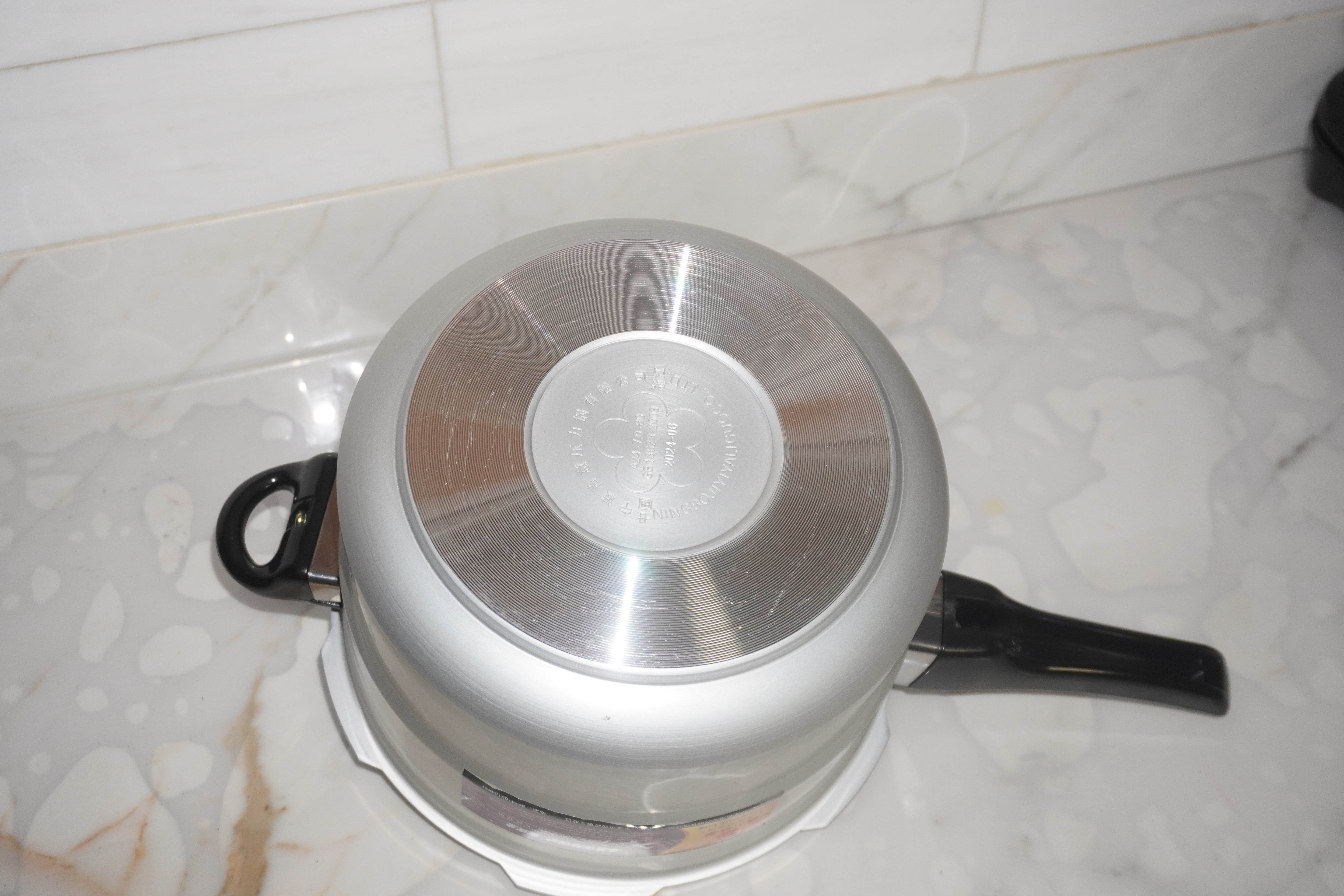 Stovetop Pressure Cooker 9L
