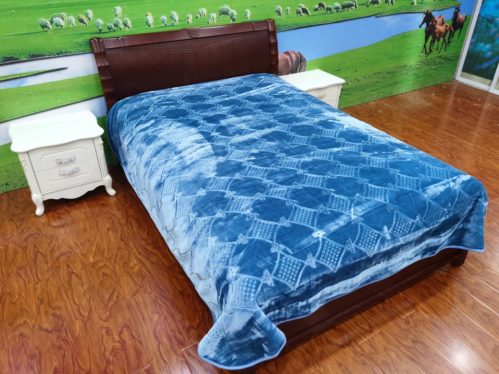 Rayyan Blanket (Light blue)