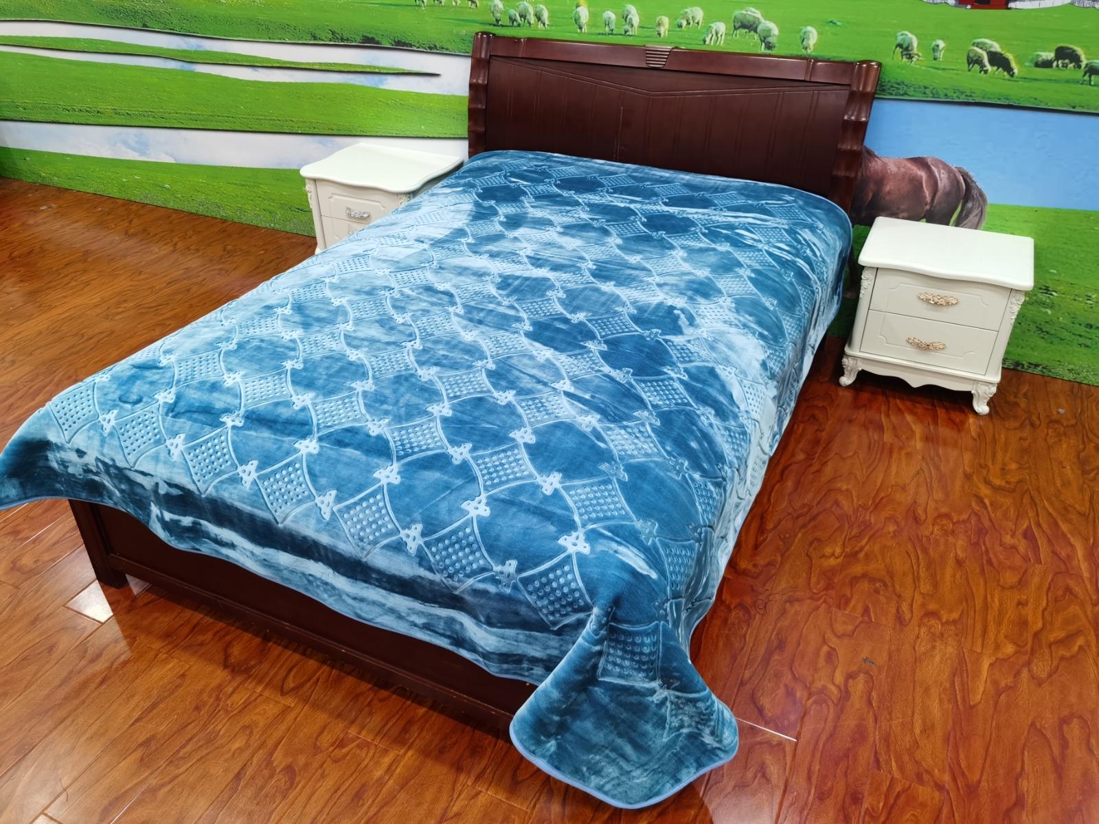 Rayyan Blanket (Light blue)